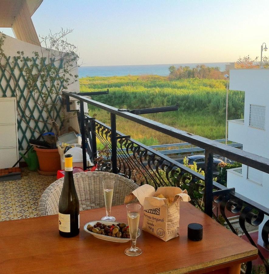 סנטה מרינלה Attico Terramare - Beach & Maxi Terrace & Electricbbq מראה חיצוני תמונה